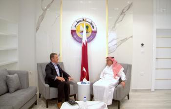 السفير محمد العمادي مع توماس وايت