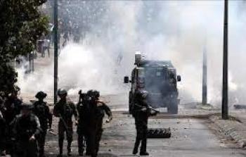 قوات الاحتلال تطلق قنابل الغاز في بلدة الرام