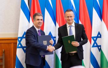 وزير الحارجية الإسرائيلي ونظيره المجري