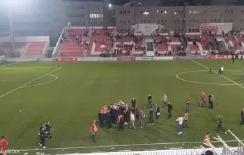 شجار عنيف ينهي مباراة الفيصلي والوحدات