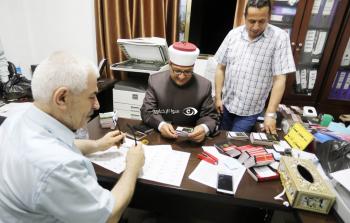 الوزير البكري يتفقّد إجراءات جمع جوازات سفر حجاج قطاع غزة