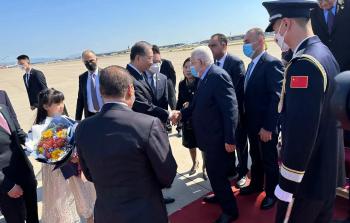 الرئيس عباس يصل الصين ضمن زيارة رسمية تستمر لأيام
