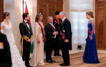 الأميرة إليزابيث التي لفتت انتباه الملكة رانيا في حفل الزفاف