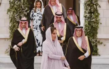 تفاصيل فستان السيدة عزة السديري والدة الأميرة رجوة