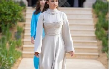 كم سعر فستان الأميرة إيمان بنت العبدالله في حفل زفاف ولي العهد الأردني؟