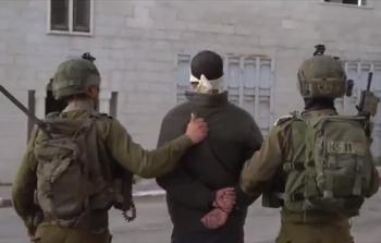 الاحتلال الإسرائيلي يعتقل مواطنين من بيت إجزا شمال غرب القدس