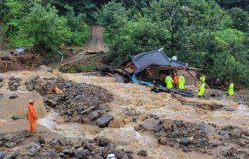 وفاة 33 شخصاً جراء فيضانات في كوريا الجنوبية
