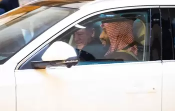 ولي العهد السعودي يصطحب الرئيس التركي لمكان إقامته بجدة