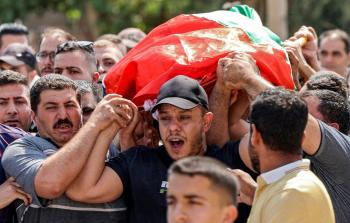 جماهير فلسطينية تشيع جثمان الشهيد أمير خليفة