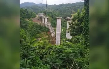 وفاة 17 شخص جراء انهيار جسر بالهند