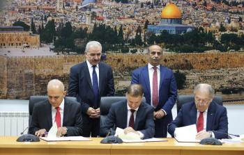 الحكومة الفلسطينية توقع عقد إنشاء صوامع القمح