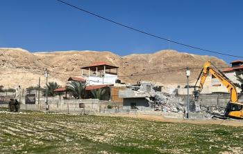 الاحتلال يهدم ويخطر عددًا من المنازل في قرية الديوك التحتا غرب أريحا