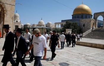 عشرات المستوطنين يقتحمون المسجد الأقصى بحراسة شرطة الاحتلال