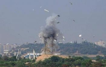 الاحتلال يقصف موقعًا للمقاومة وسط قطاع غزة