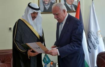 المالكي يتسلم أوراق اعتماد سفير السعودية