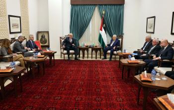 الرئيس الفلسطيني محمود عباس مع وينسلاند