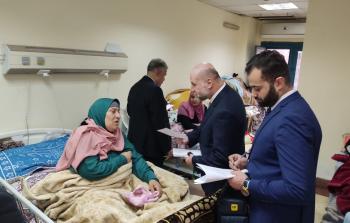 ممثلًا للرئيس- الهباش يعود جرحى العدوان الإسرائيلي في مستشفيات القاهرة 