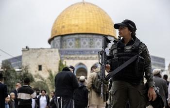 مدينة القدس ثكنة عسكرية ومستوطنون يقتحمون الأقصى
