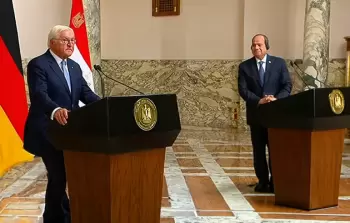 مؤتمر صحفي للرئيس المصري عبد الفتاح السيسي (يمين) ونظيره الألماني فرانك فالتر شتاينماير بالقاهرة (الجزيرة)