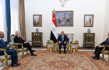السيسي مع رئيس وكالة الاستخبارات الأمريكية