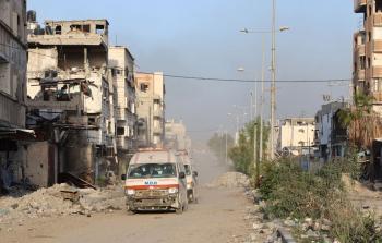 سيارة إسعاف تنقل الشهداء في غزة