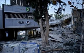 آثار القصف اليمني على تل أبيب