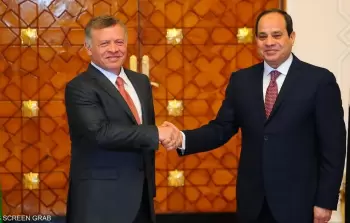 السيسي والملك عبد الله يؤكدان ضرورة سرعة إعمار غزة دون تهجير سكانها