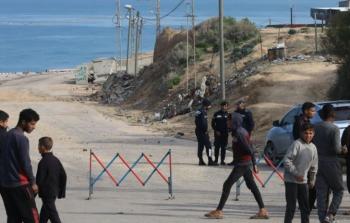 المواطنون عند تبة النويري غرب مخيم النصيرات