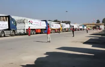 القاهرة تنفي تلقيها أي رسوم مقابل إدخال المساعدات لغزة