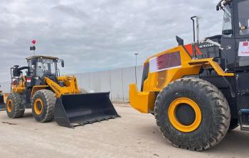 معدات ثقيلة تدخل إلى قطاع غزة