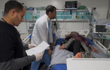 مستشفى الهلال الأحمر الميداني في مدينة غزة يستقبل عشرات المرضى في يومه الأول 