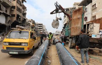 بلديةُ غزّة تشرع بتنفيذ أعمال إصلاح لخط تصريف بركة الشيخ رضوان