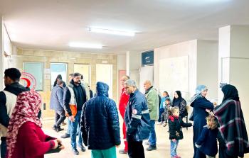 جهود الهلال الأحمر في تعزيز المناعة المجتمعية من خلال التطعيم في غزة