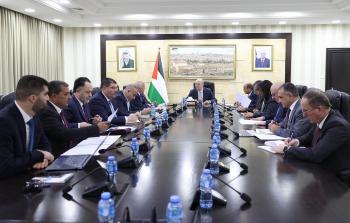 رئيس الوزراء يترأس اجتماعا للجنة الوزارية للأعمال الطارئة