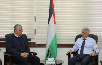 التعليم والتعاون تبحثان سبل دعم التعليم في فلسطين