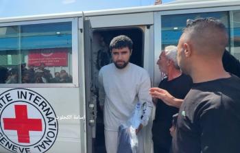الاحتلال يُفرج عن 10 أسرى من قطاع غزة عبر بوابة 