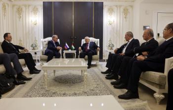 الرئيس عباس يؤكد ضرورة الوقف الفوري لإطلاق النار في غزة