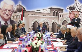 محمد مصطفى خلال اجتماع الحكومة في جنين