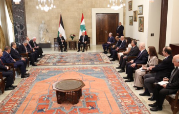 خلال لقاء الرئيس عباس مع نظيره اللبناني