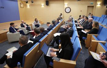 مصطفى يجتمع مع ممثلي البعثات الأوروبية