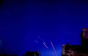 إيران تهاجم قواعد أمريكية في قطر والعراق