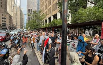 احتجاجات أمام القنصلية الإسرائيلية في شيكاغو رفضاً لتجويع غزة