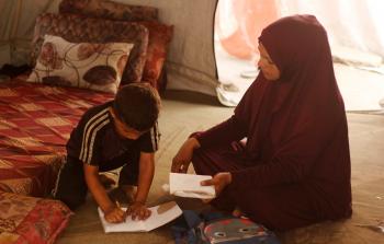 أم أدهم: صمود امرأة فلسطينية في مواجهة الحرب والنزوح