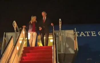 نتنياهو وزجته يصلان واشنطن