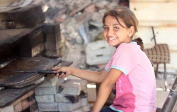 ليلى أحمد، طفلة غزة التي تقاوم الجوع وتكتب حكاية صمود