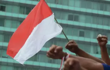 علم إندونيسيا