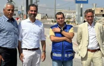 محمد بركة هو الشخص الثاني من اليمين