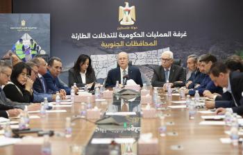 محمد مصطفى خلال الاجتماع