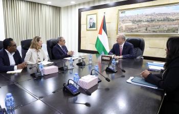 مصطفى يبحث مع المنسق الأممي الجديد في فلسطين آخر المستجدات