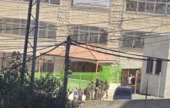 الاحتلال يقتحم 6 مدارس في الخليل ويحتجز معلمين